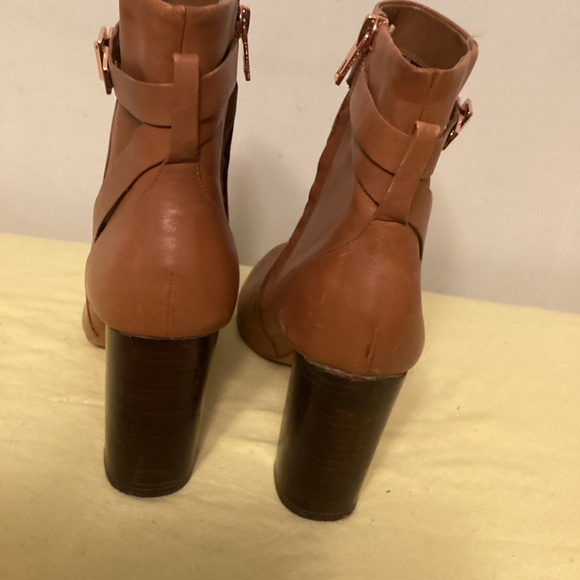 TED BAKER ANKLE BOOT SZ 41(EURO) - Picture 3 of 10